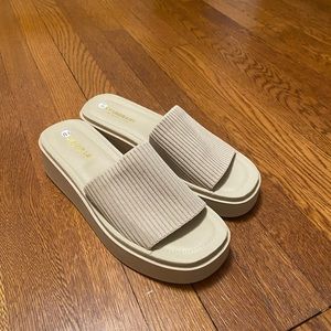 Cushionaire platform sandals